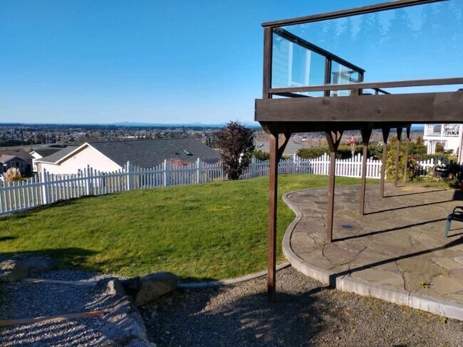 180 Coral Dr in Sequim, WA - Building Photo - Building Photo