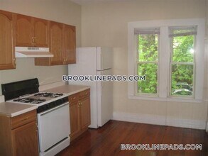 123 Brook St in Brookline, MA - Building Photo - Building Photo