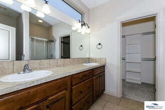 1711 N Bedford St-Unit -1713 Bedford in Wichita, KS - Foto de edificio - Building Photo