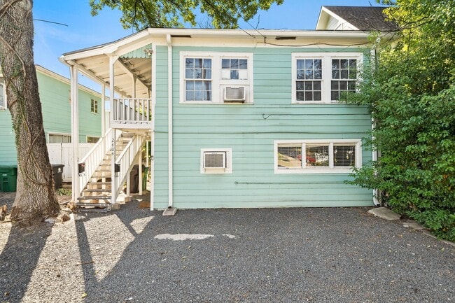 property at 2404 Yoakum Blvd