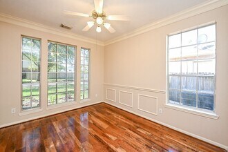 4815 Knights Branch Dr in Sugar Land, TX - Building Photo - Building Photo