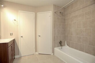 4243 Yupon Ridge Dr in Houston, TX - Building Photo - Building Photo