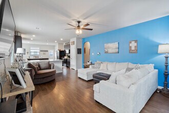 974 Marquis Dr in Bryan, TX - Building Photo - Building Photo