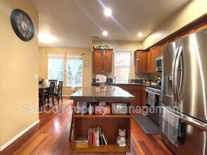 6007 NE Alder St in Hillsboro, OR - Building Photo - Building Photo