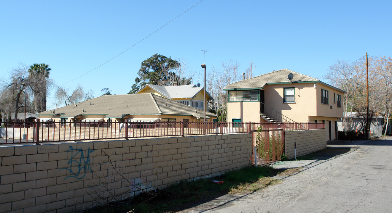 441 W 15th St in San Bernardino, CA - Building Photo