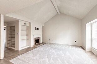 8155 Jefferson Hwy in Baton Rouge, LA - Building Photo