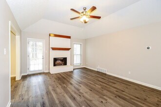 7309 Schilling Cove E in Memphis, TN - Building Photo - Building Photo