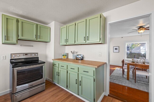 503 NE Jarrett St in Portland, OR - Building Photo - Building Photo