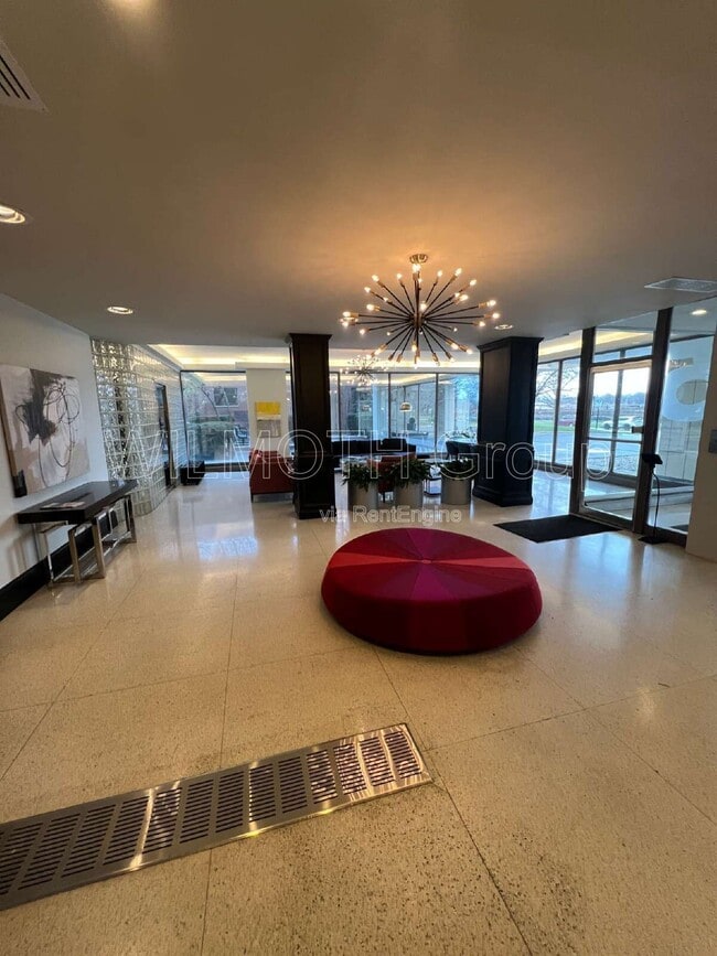 3965 N Meridian St in Indianapolis, IN - Building Photo - Building Photo