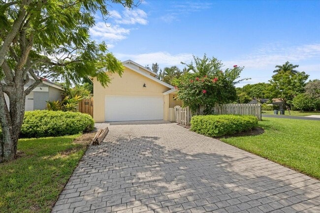 1840 NW 10th St in Delray Beach, FL - Building Photo - Building Photo