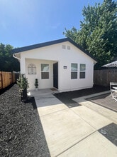 2862 Belgrade Way in Sacramento, CA - Building Photo - Building Photo