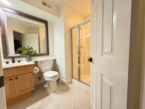 5096 Nighthawk Way in Oceanside, CA - Building Photo - Building Photo