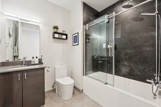340 W 2nd St in Boston, MA - Building Photo - Building Photo