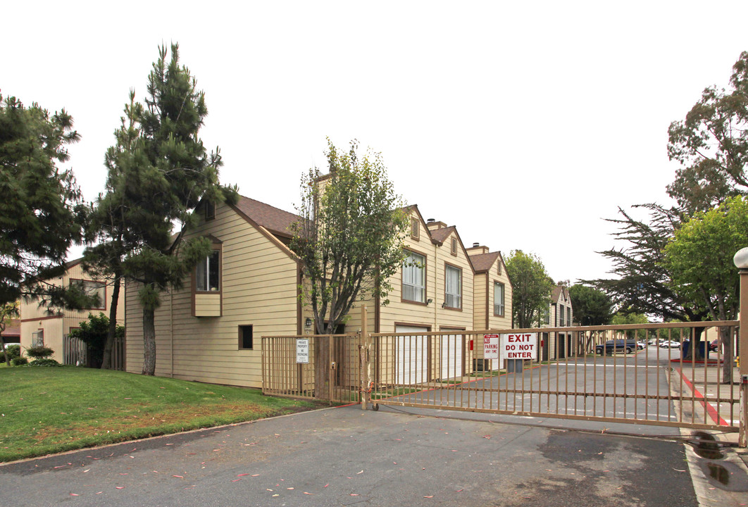 Heritage Gardens in Salinas, CA - Building Photo