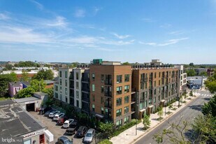701 N Henry St in Alexandria, VA - Building Photo
