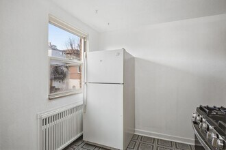 2106 West St in Munhall, PA - Building Photo - Building Photo