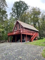 13104 Brandenburg Hollow Rd in Smithsburg, MD - Building Photo