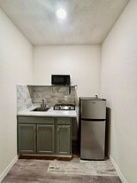 8130 Rolling Log Dr in Orlando, FL - Building Photo