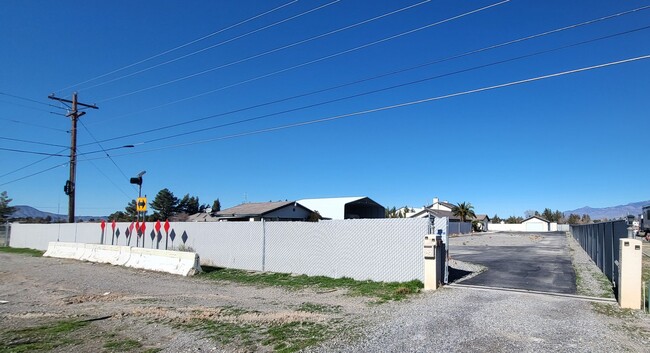 1130 E Gamebird Rd in Pahrump, NV - Building Photo - Building Photo