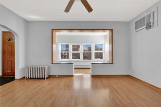 6238 S Massasoit Ave in Chicago, IL - Building Photo - Building Photo