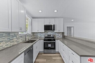 11031 Hatteras St in Los Angeles, CA - Building Photo - Building Photo