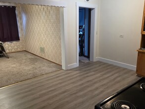 4305 Altamont Dr in Klamath Falls, OR - Foto de edificio - Building Photo