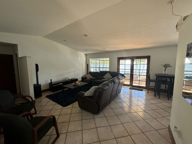 13220 SW 86th Ln in Miami, FL - Building Photo - Building Photo