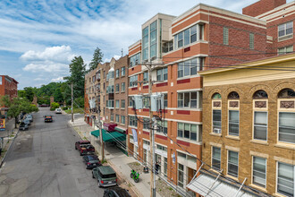 RIDGETOP Apartments in Collegetown in Ithaca, NY - Foto de edificio - Building Photo