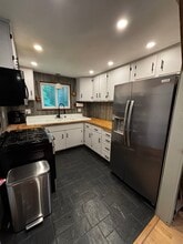448 Spruce Brook Rd in Southbury, CT - Building Photo - Building Photo