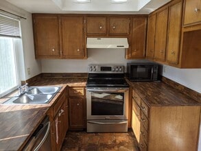 6611 B St in Springfield, OR - Building Photo - Building Photo