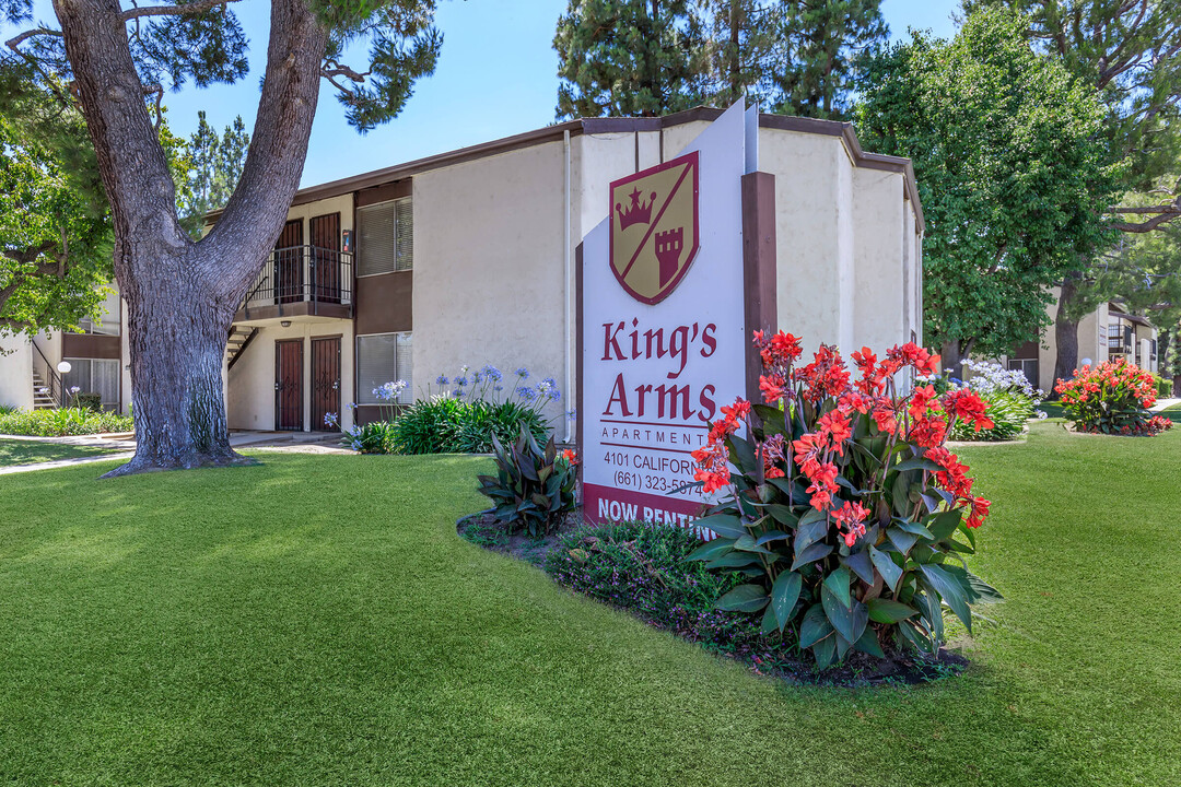 King's Arms in Bakersfield, CA - Building Photo