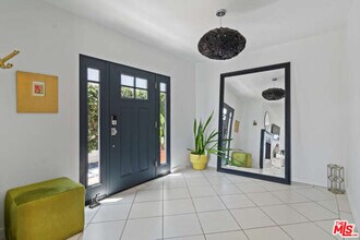 317 Bay Shore Ave in Long Beach, CA - Building Photo - Building Photo