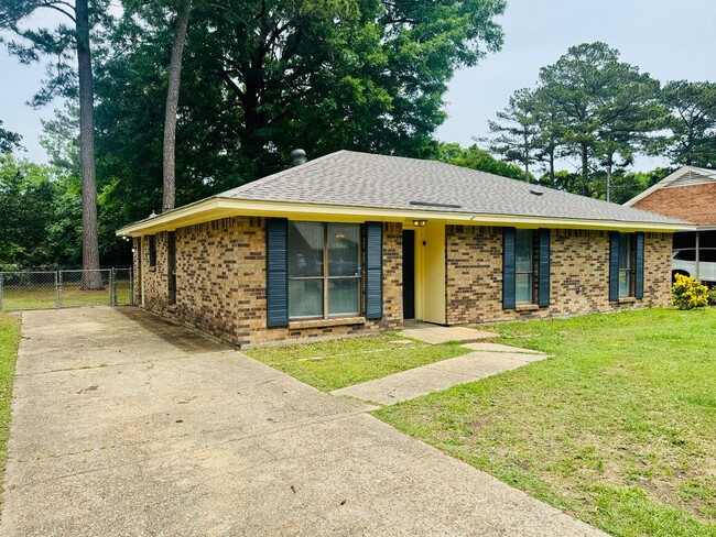 4107 Beardsley Dr in Montgomery, AL - Building Photo - Building Photo