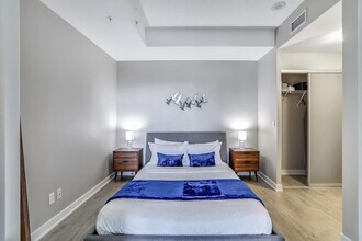 203 Queen St W in Toronto, ON - Building Photo - Building Photo