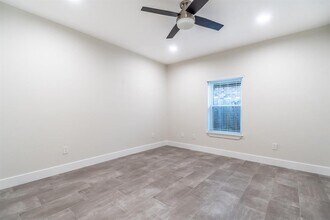 1116 Ryon St in Houston, TX - Foto de edificio - Building Photo