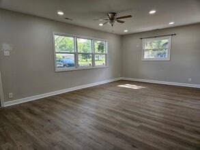 34W739 Clyde Pkwy in St. Charles, IL - Building Photo - Building Photo