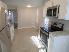 320 Beacon St, Unit 1 in Somerville, MA - Building Photo - Building Photo