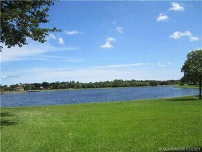 2828 Carambola Cir S in Coconut Creek, FL - Building Photo - Building Photo