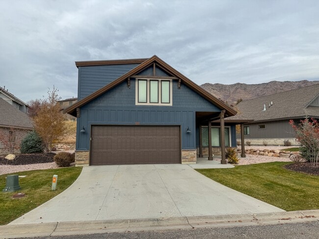 5979 E Big Horn Pkwy in Eden, UT - Building Photo - Building Photo