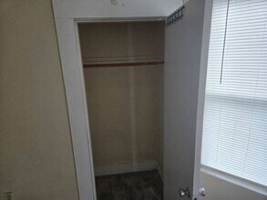 560 N Montello St, Unit Apt 1 in Brockton, MA - Building Photo - Building Photo