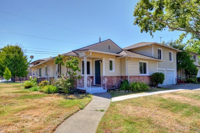 5400-5402 Folsom Blvd