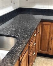 36 Seymour St, Unit 1 in Boston, MA - Foto de edificio - Building Photo