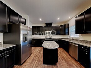 5062 Twin River Dr in Denver, NC - Building Photo - Building Photo