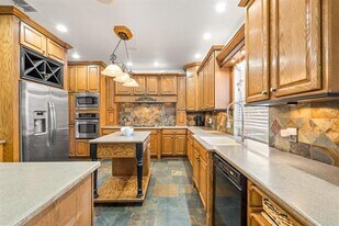 1370 Meadows Ave in Lantana, TX - Building Photo