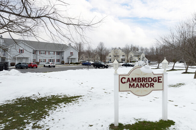 Cambridge Manor in Schenectady, NY - Foto de edificio - Building Photo