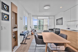 1045 Austin Av in Coquitlam, BC - Building Photo - Building Photo