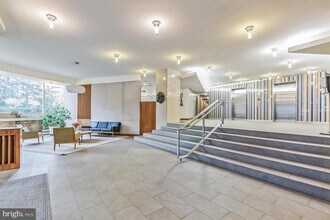 4200 Cathedral Ave NW in Washington, DC - Building Photo - Building Photo
