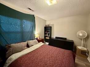 368 Hunting Green Dr in Jacksonville, NC - Building Photo - Building Photo