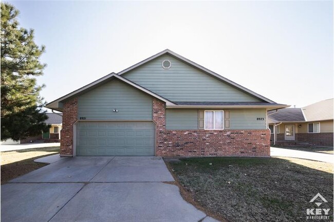 8921 W Delano Cir in Wichita, KS - Building Photo - Building Photo