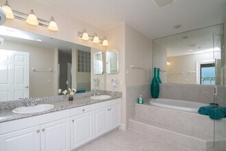 17717 Gulf Blvd in Redington Shores, FL - Building Photo - Building Photo